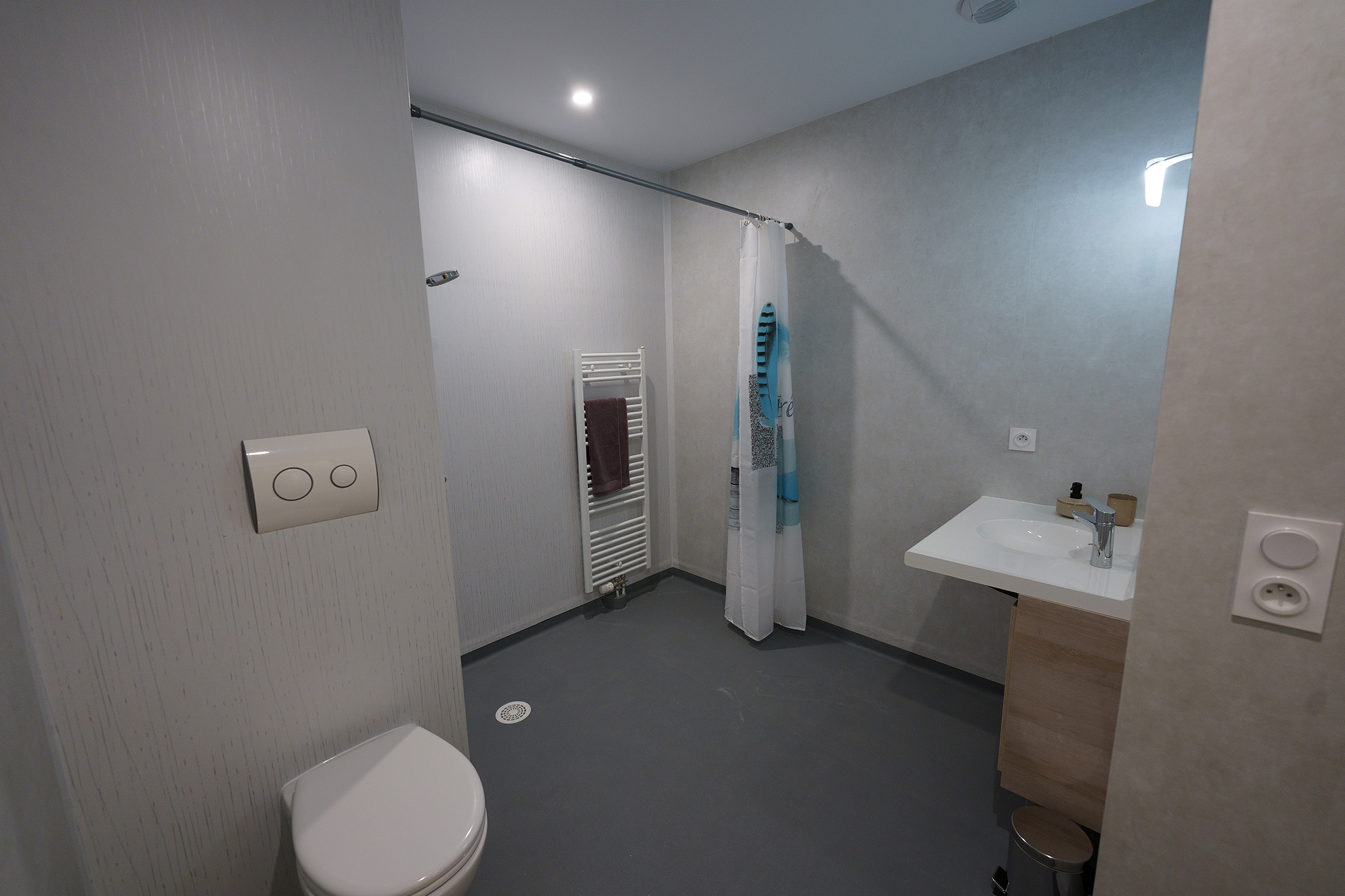 Salle de bain du Studio de la Résidence Darwin à Aurillac